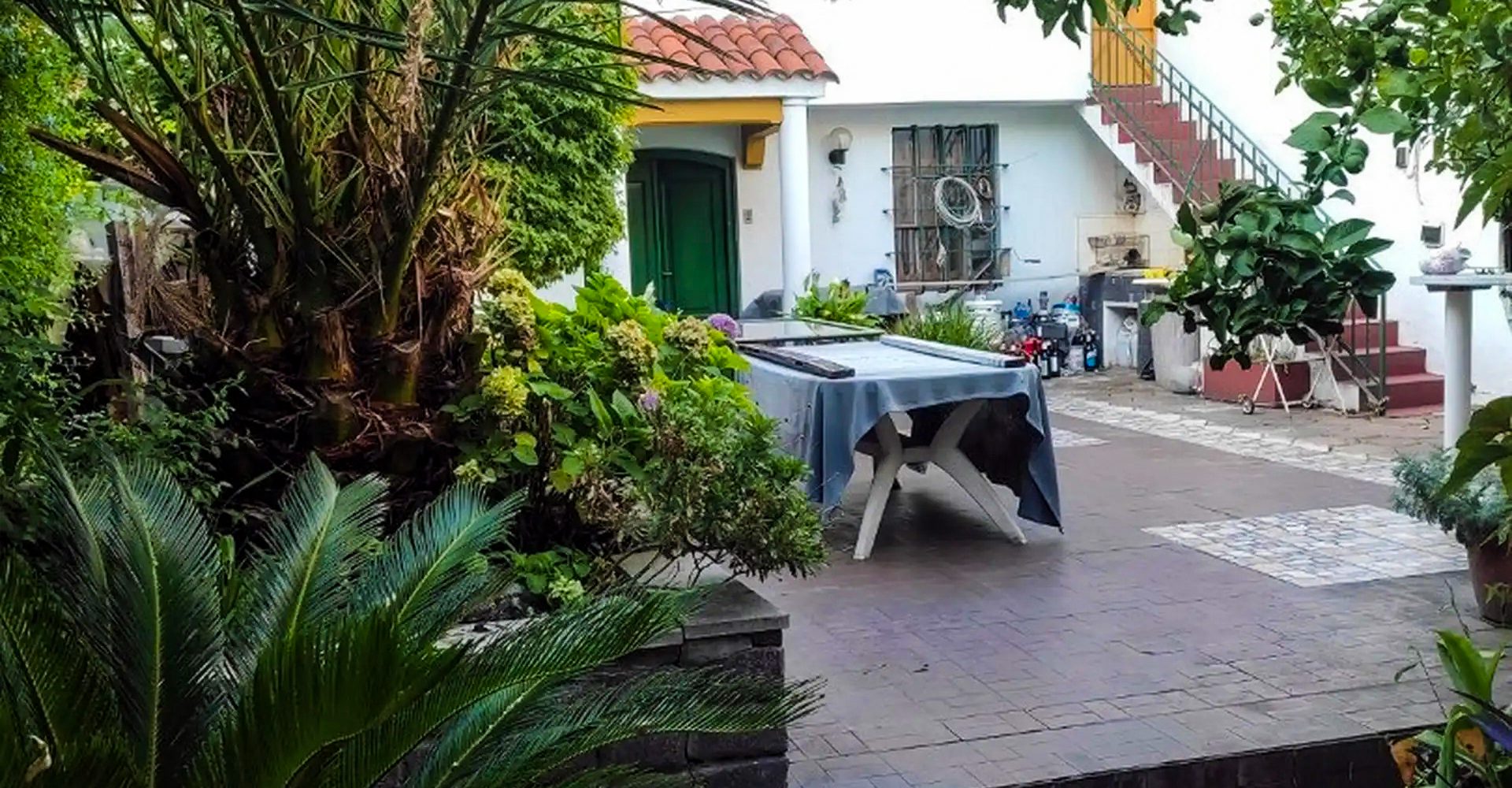 Av J De Garay 2000, Piso PB