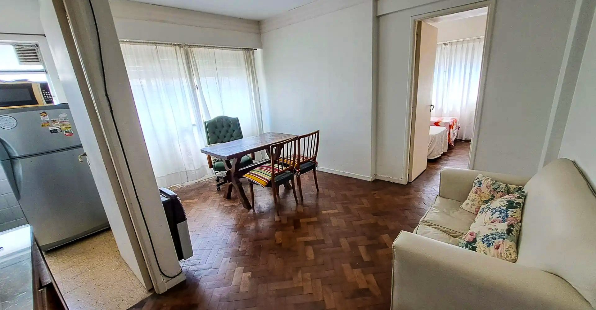 Dr T De Anchorena 1600