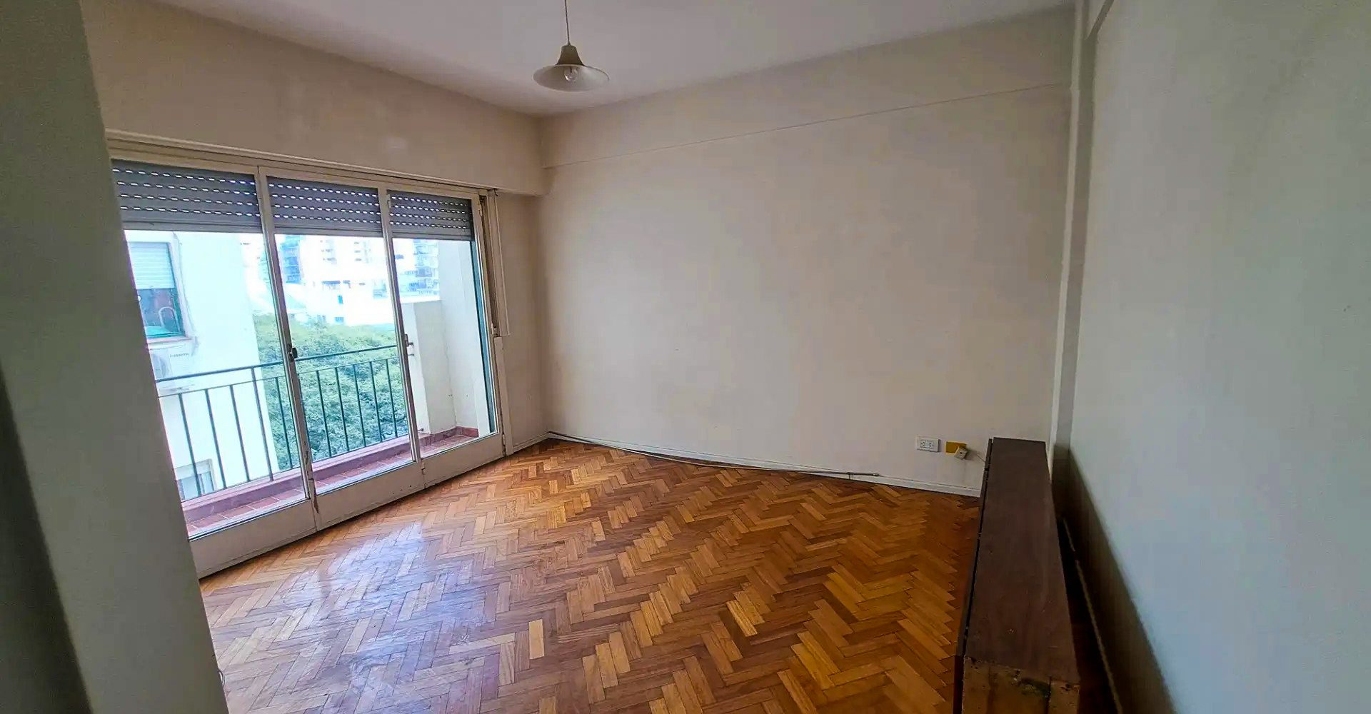 Emilio Mitre 100, Piso 8