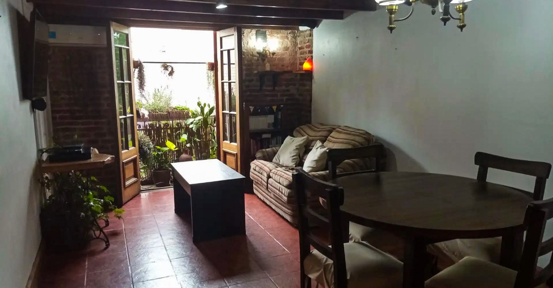 Presidente Luis Sáenz Peña 800, Piso 2